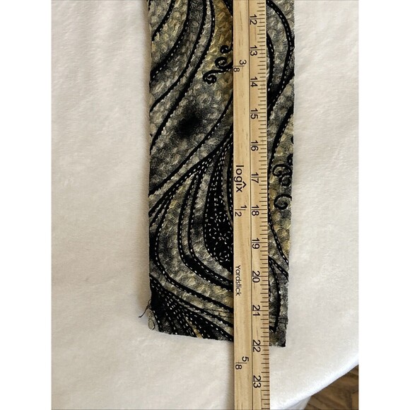 C.L.O.T.H.E.S. Black and Gold lightweight knit top  Size SMALL Metallic accent - Picture 9 of 10